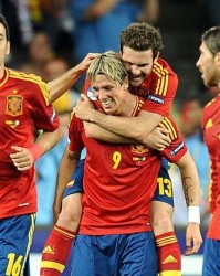  法甲金靴争夺激烈，三人同入二十球大关  