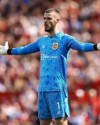  斯特林与切尔西续约五年，周薪降至二十万英镑  