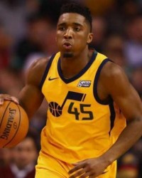  雷霆新秀隔扣戈贝尔引爆全场  