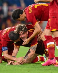  里昂女足四连冠创历史新纪录  