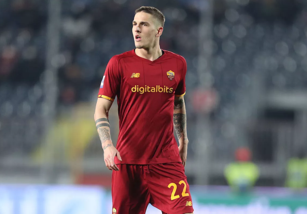  米兰双雄争抢比利时天才，埃因霍温中场成焦点  